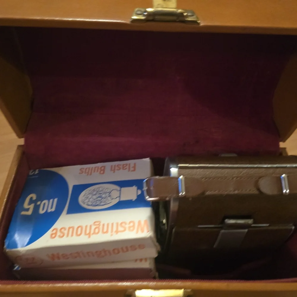 Westinghouse Vintage Folding Polaroid Land Camera 95A with Leather Case